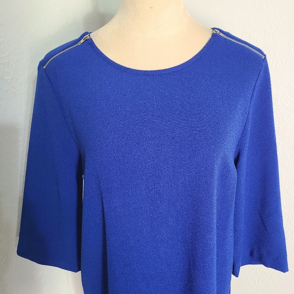 Umgee Royal Blue Dress, Pleated in the Back, Zippers on Shoulders, Size Large - Picture 5 of 10